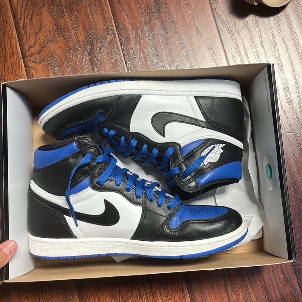 Authentic Size 11 Jordan 1 Retro Royal Toe W/ Replacement box